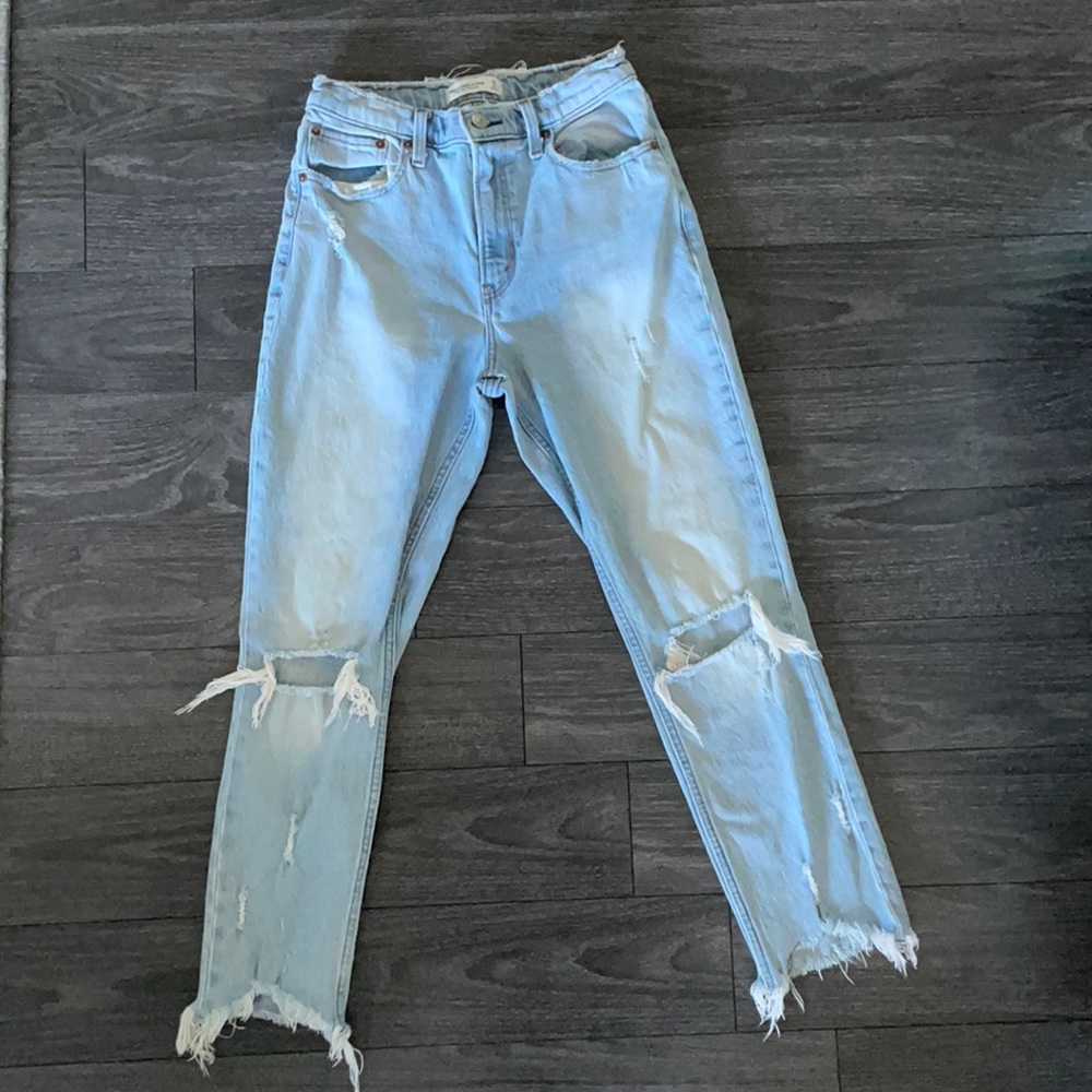 Abercrombie & Fitch High Rise Mom Jeans